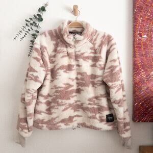 Calvin Klein Performance Cozy Pull Over Sweater Size Large